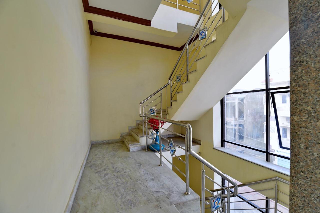 Oyo 6541 Hotel Relax Inn Udajpur Zewnętrze zdjęcie